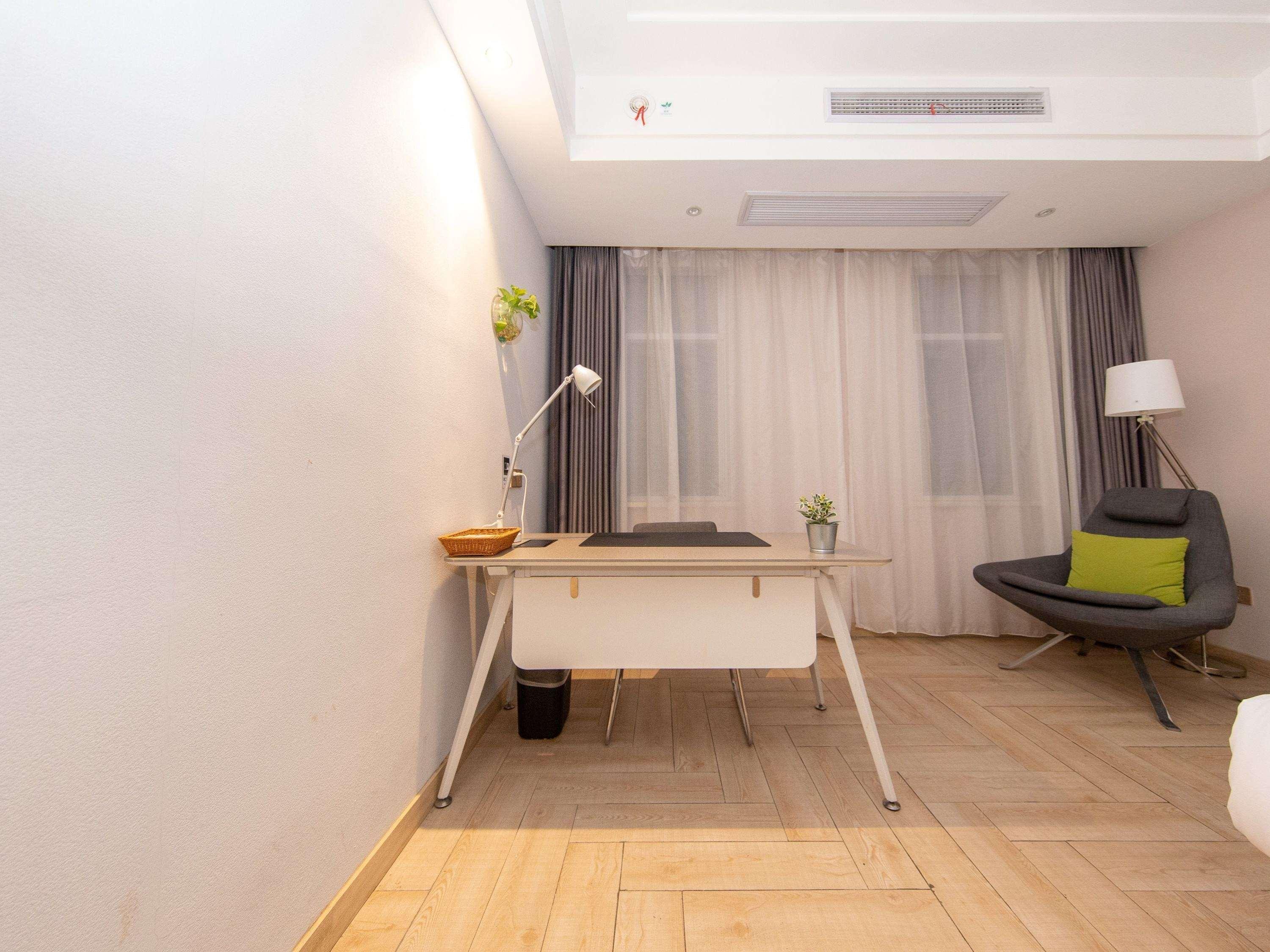 Ibis Styles Nantong Development Zone Shimao Plaza Hotel Екстериор снимка