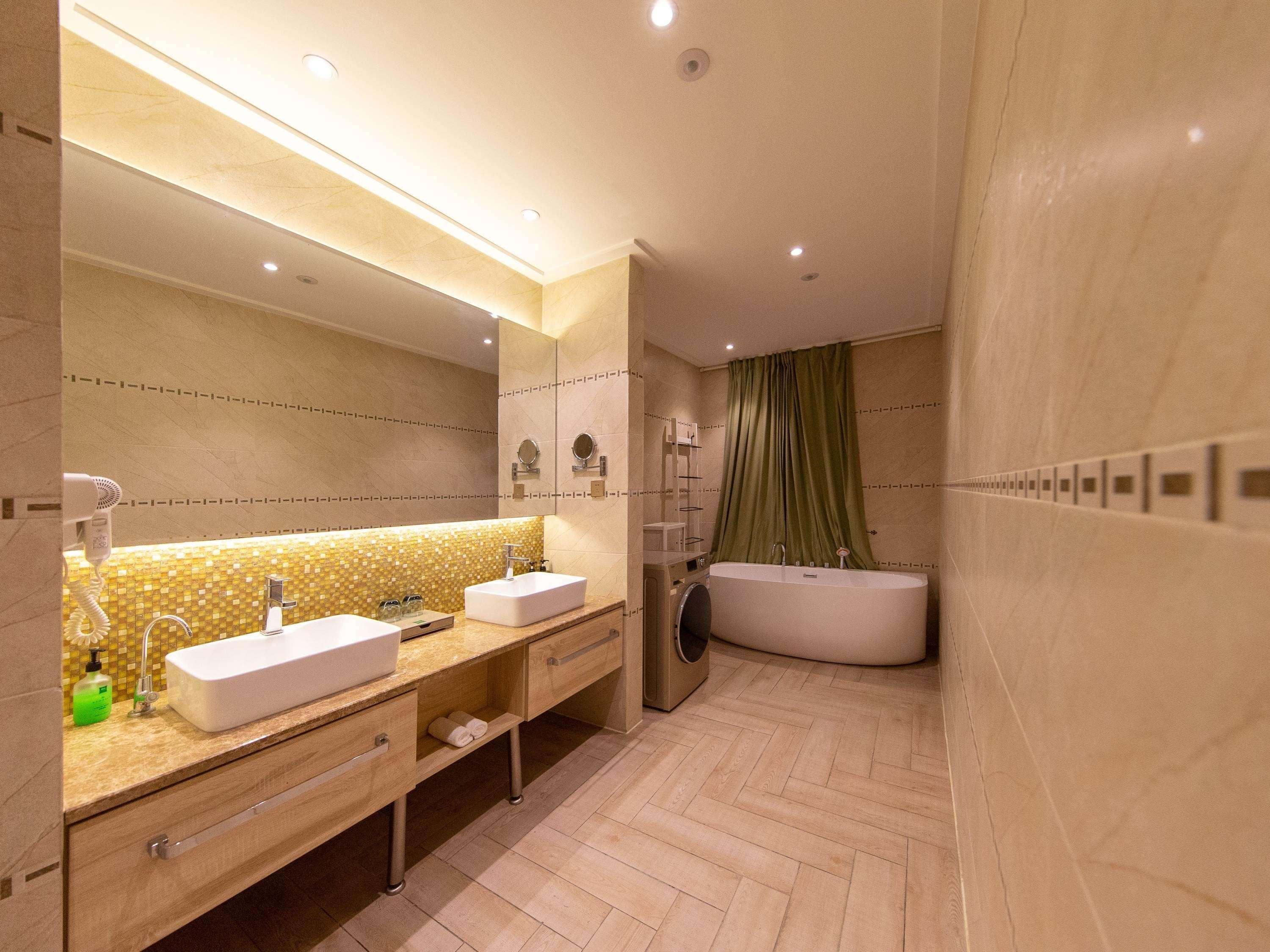 Ibis Styles Nantong Development Zone Shimao Plaza Hotel Екстериор снимка