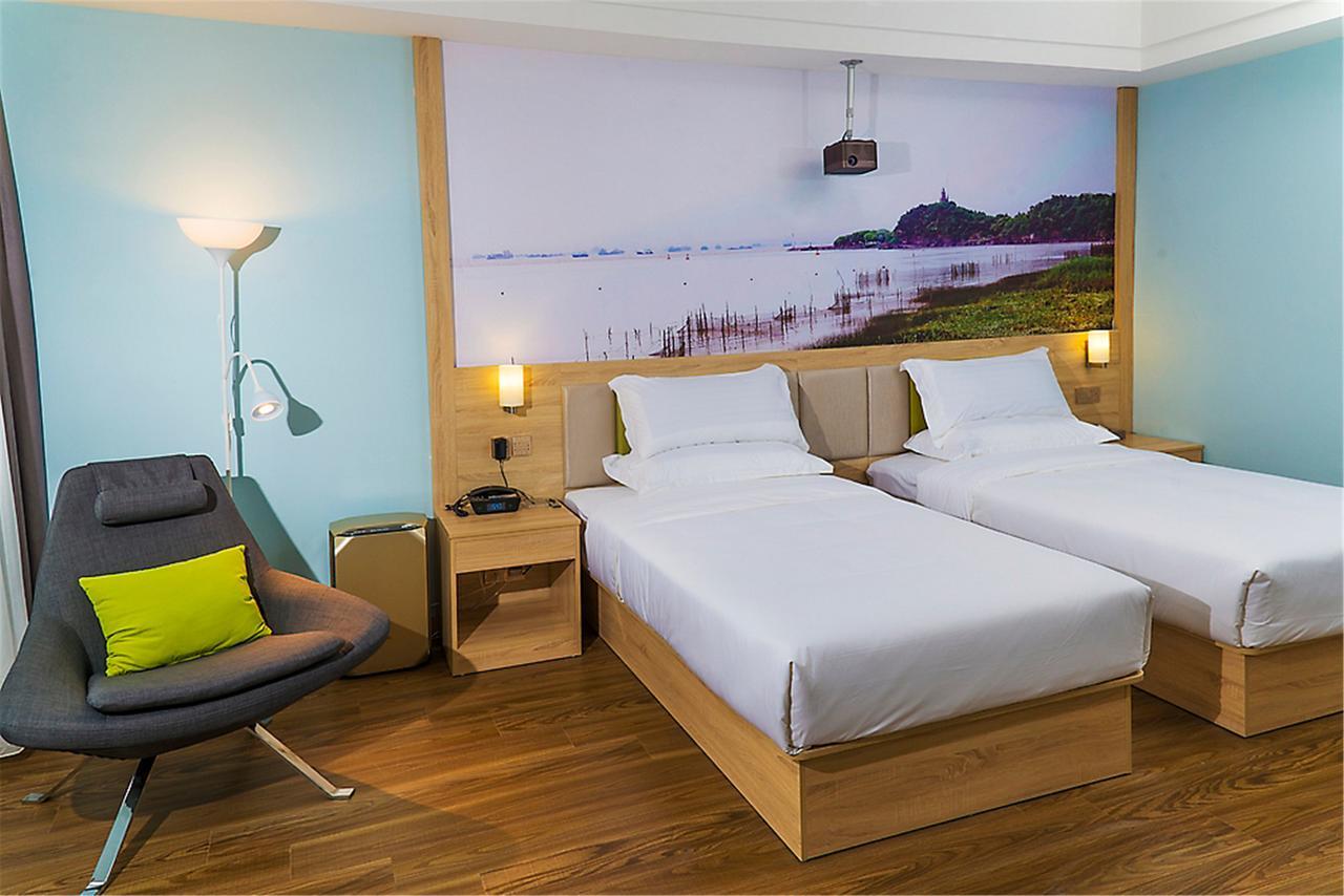 Ibis Styles Nantong Development Zone Shimao Plaza Hotel Екстериор снимка