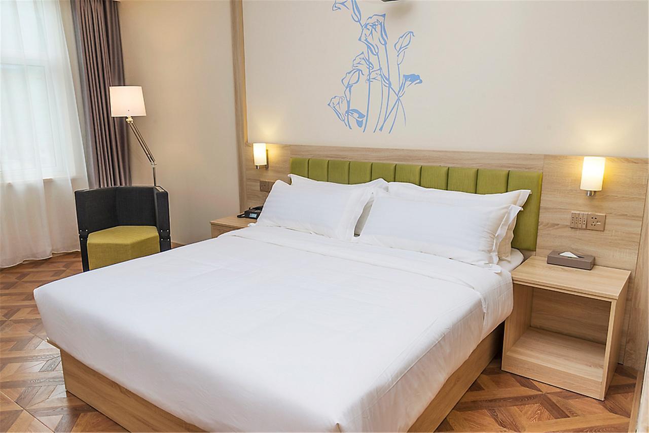 Ibis Styles Nantong Development Zone Shimao Plaza Hotel Екстериор снимка
